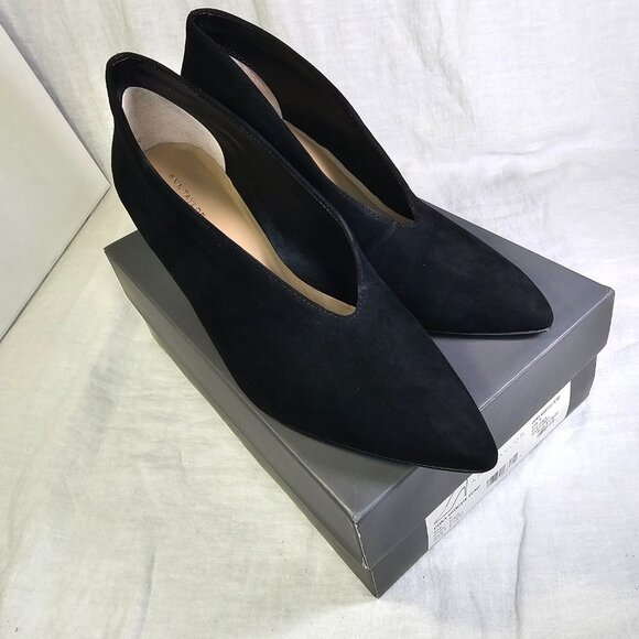 Ann Taylor Oona Suede 3.25” Shootie Pump Bootie 9 Black - Picture 11 of 11